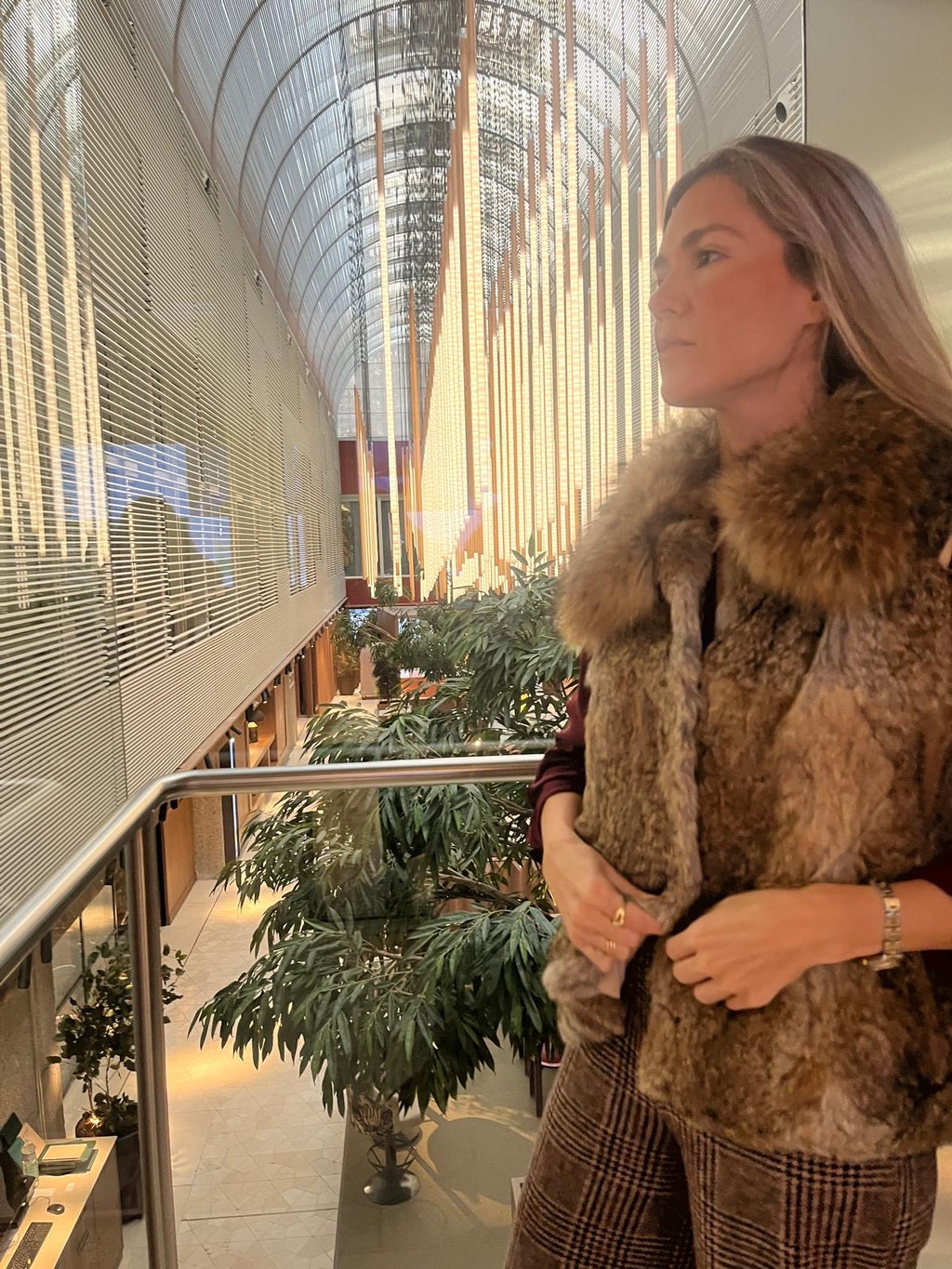 Chaleco natural corto conejo y zorro